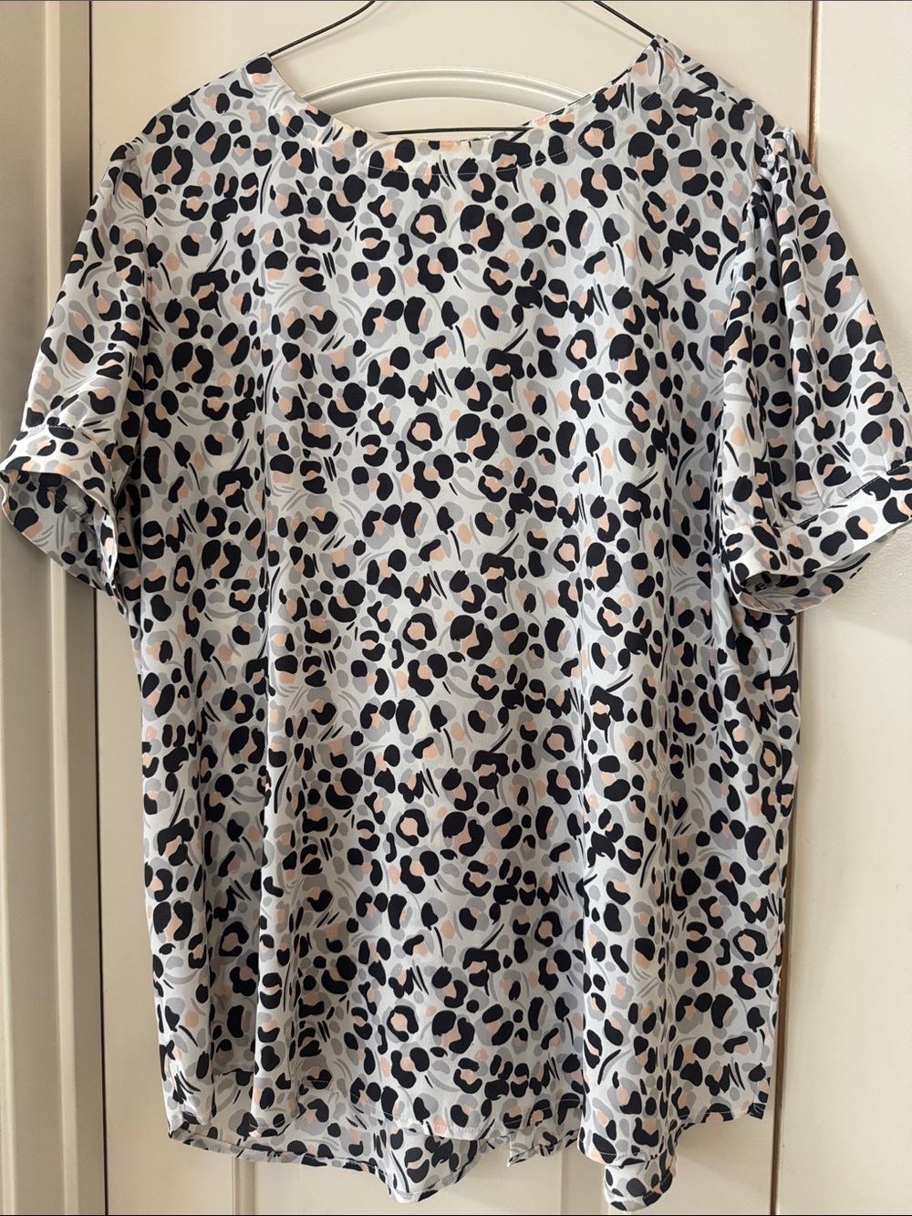 Woven Short-Sleeve Leopard Print Shirt - White/pink